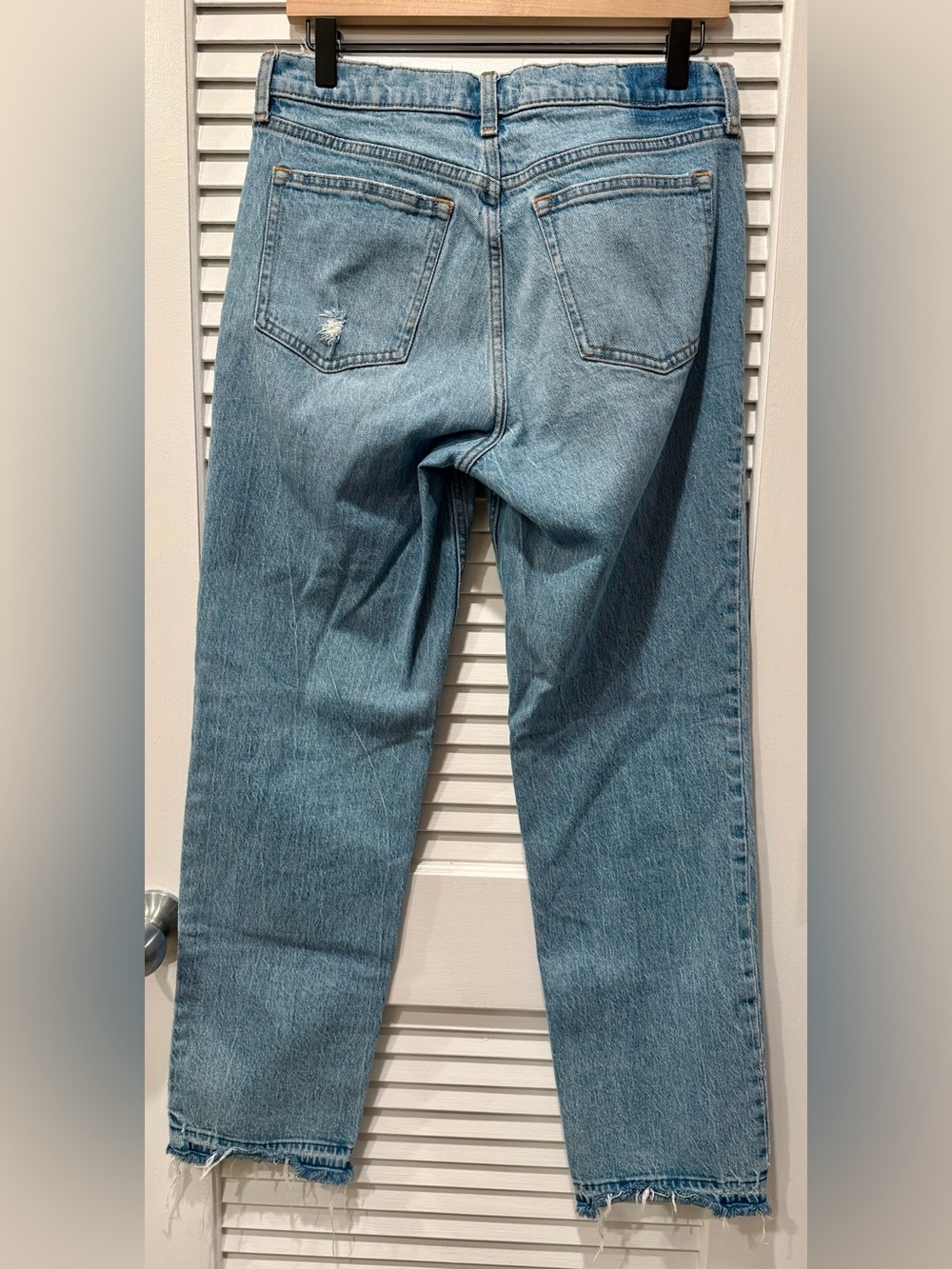 Abercrombie & Fitch Mid Rise ‘90s Straight Jeans - Picture 4 of 5